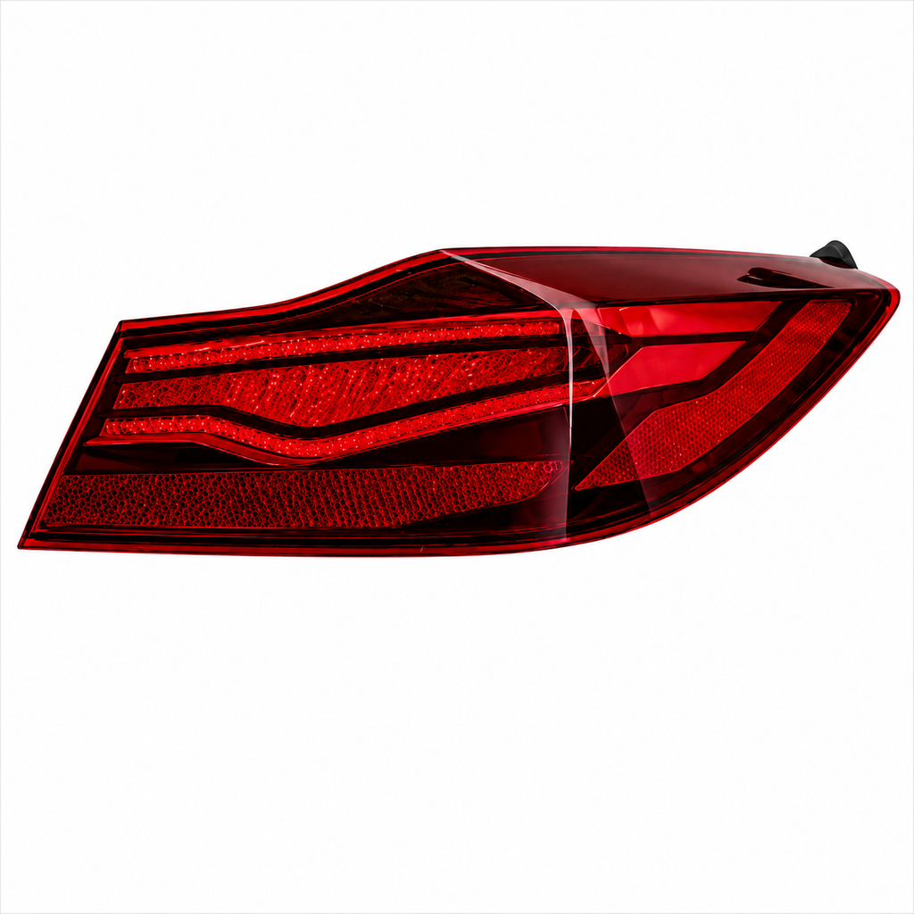 RIGHT TAIL LIGHT TO SUIT KIA CERATO BD HATCH GT-LINE MODELS BETWEEN 4/2021-CURRENT (W/LED HATCH BACK)